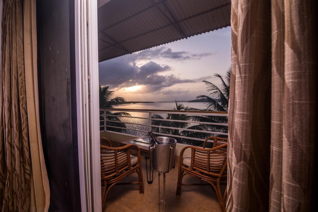 Deltin Palms Riverfront Панаджи Екстериор снимка